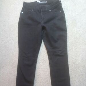 Old Navy women size 4 short stretchy black jeans